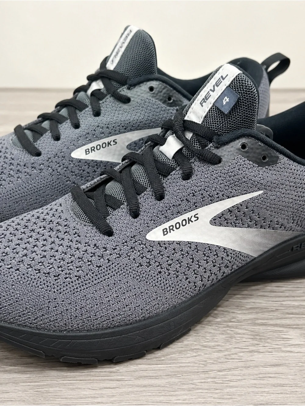 Brooks Revel 4 Men’s Size 11.5 D Gray and Black Knit Running Shoes Sneaker